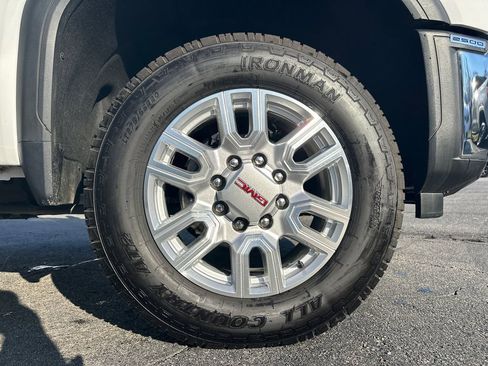 Used 2024 GMC Sierra 2500 SLT w/ SLT Premium Package image 13