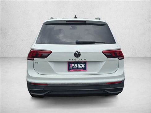 Used 2023 Volkswagen Tiguan SE w/ Panoramic Sunroof Package FWD image 6