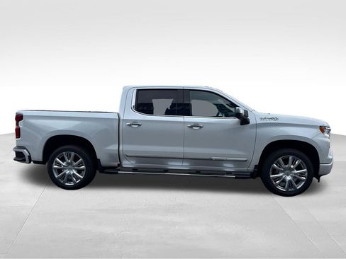 Used 2025 Chevrolet Silverado 1500 High Country w/ High Country Premium Package AWD/4WD image 7