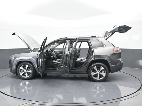 Used 2019 Jeep Cherokee Limited FWD image 71