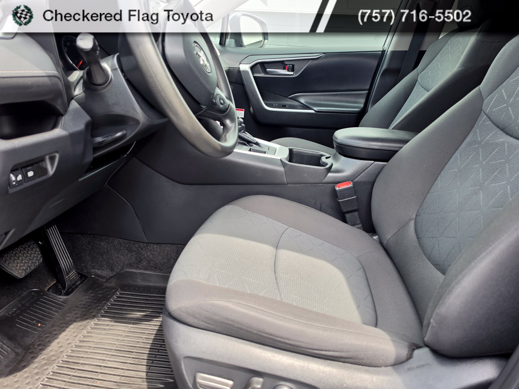 Used 2022 Toyota RAV4 XLE AWD/4WD image 14