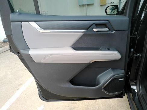Used 2026 GMC Acadia Elevation w/ Elevation Premium Package FWD image 20