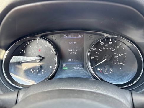 Used 2020 Nissan Rogue SL AWD/4WD image 13