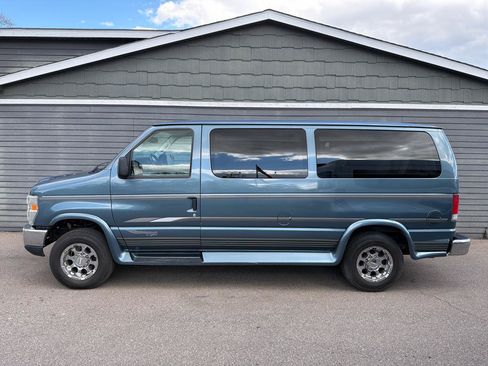 Used 2014 Ford E-150 and Econoline 150 w/ RV Plus Package RWD image 27