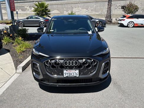 Used 2025 Audi Q5 Prestige w/ 20" Wheel Package AWD/4WD image 3