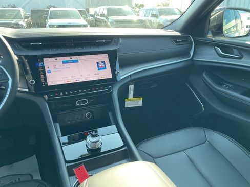 New 2026 Jeep Grand Cherokee Limited RWD image 20