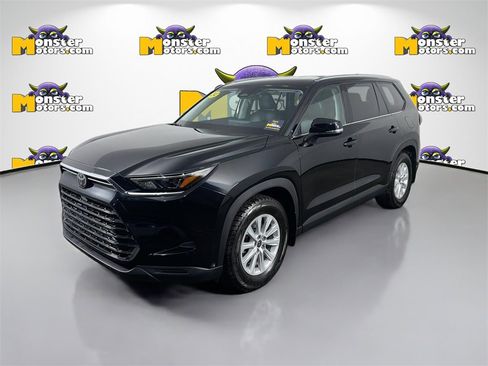 Used 2024 Toyota Grand Highlander XLE image 1