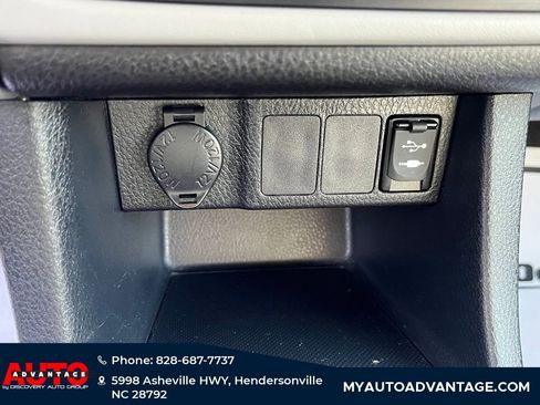 Used 2017 Toyota Corolla LE w/ LE Premium Package image 23