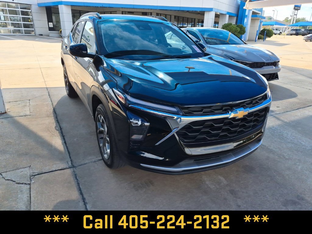 Used 2026 Chevrolet Trax LT FWD image 25