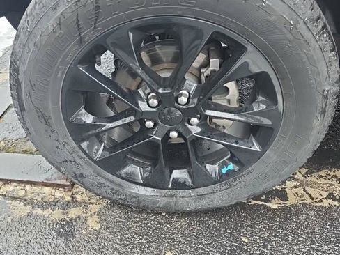 Used 2023 Jeep Wrangler Unlimited Sahara w/ Cold Weather Group image 3