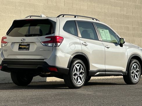 Used 2022 Subaru Forester Premium image 4