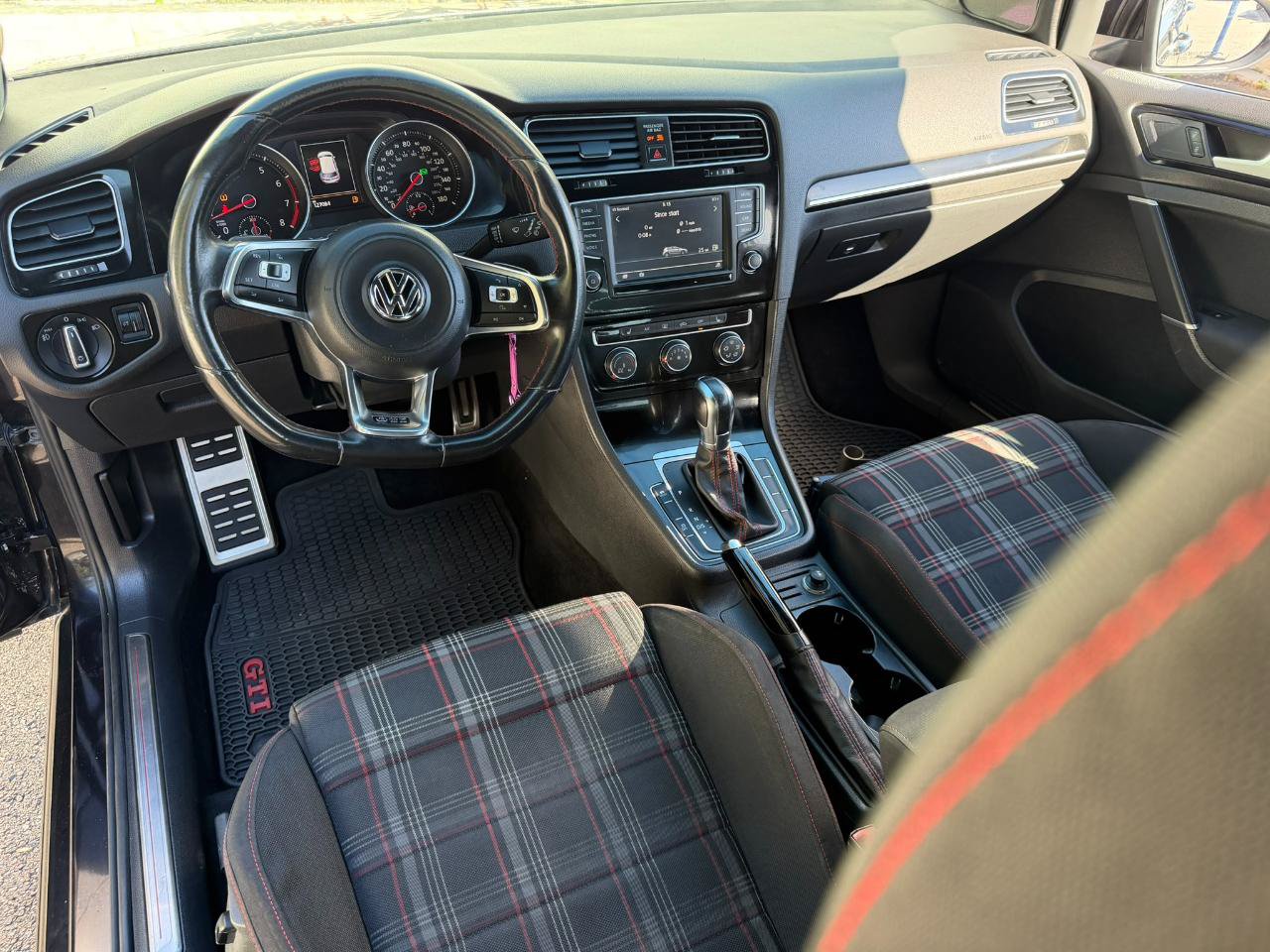 Used 2016 Volkswagen GTI S FWD image 21