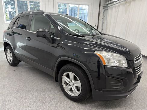 Used 2015 Chevrolet Trax LT w/ LT Plus Package AWD/4WD image 3