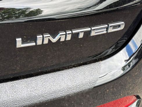 Used 2023 Jeep Compass Limited w/ Elite Group AWD/4WD image 6