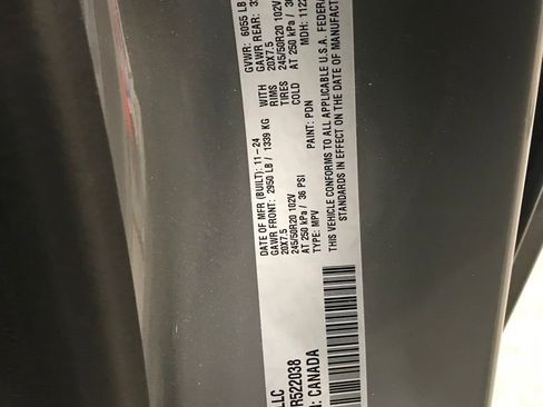 Used 2025 Chrysler Pacifica Limited image 53