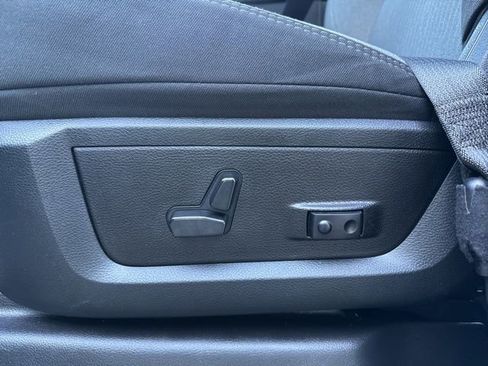 Used 2024 RAM 2500 Big Horn image 28