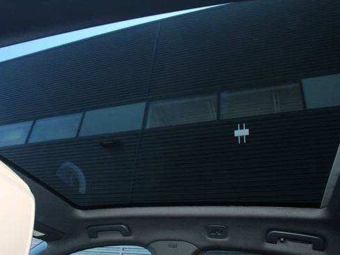 Certified 2025 Porsche Cayenne Coupe image 26