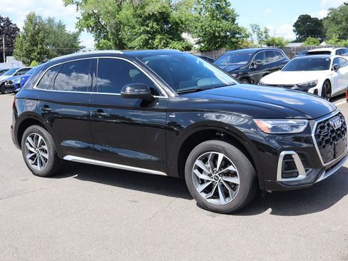 Used 2023 Audi Q5 2.0T Premium w/ Convenience Package AWD/4WD image 3