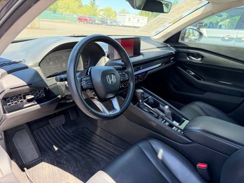 Used 2023 Honda Accord Touring image 15