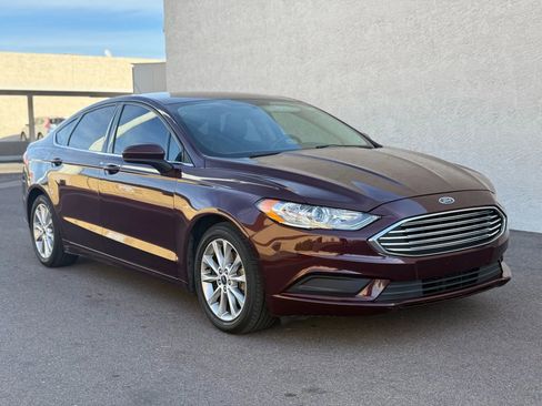 Used 2017 Ford Fusion SE w/ Fusion SE Technology Package image 32