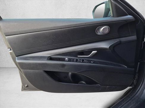 Used 2024 Hyundai Elantra SEL FWD image 13