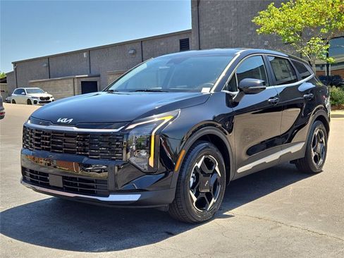 Used 2026 Kia Sportage EX FWD image 4