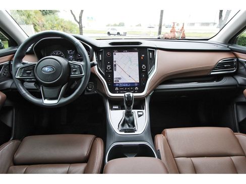Used 2022 Subaru Outback Touring AWD/4WD image 9