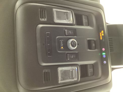 Used 2023 Chevrolet Suburban LT w/ LT Signature Package image 22