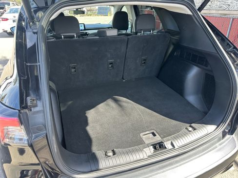 Used 2022 Ford Escape SE w/ SE Sport Appearance Package image 24