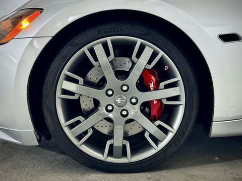 Used 2011 Maserati GranTurismo S RWD image 14