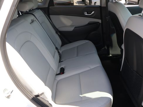Used 2023 Hyundai Kona Limited AWD/4WD image 12