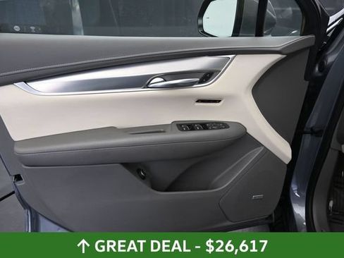 Used 2021 Cadillac XT5 Premium Luxury w/ LPO, Floor Liner Package AWD/4WD image 18