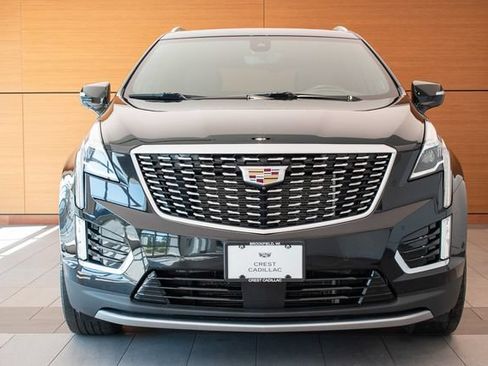 Used 2021 Cadillac XT5 Premium Luxury AWD/4WD image 2