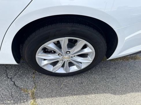 Used 2025 Chevrolet Malibu LT image 16