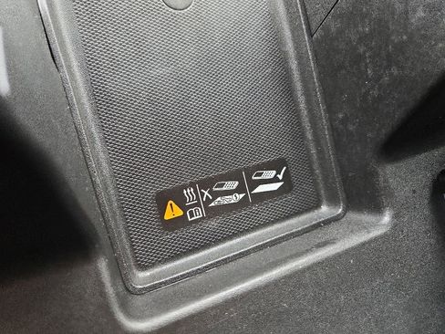 Used 2024 Chevrolet Silverado 2500 LT AWD/4WD image 79