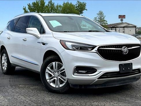 Used 2021 Buick Enclave Essence w/ Sound and Sites Package AWD/4WD image 2