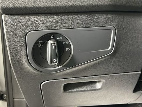 Used 2019 Volkswagen Tiguan SEL Premium R-Line AWD/4WD image 19
