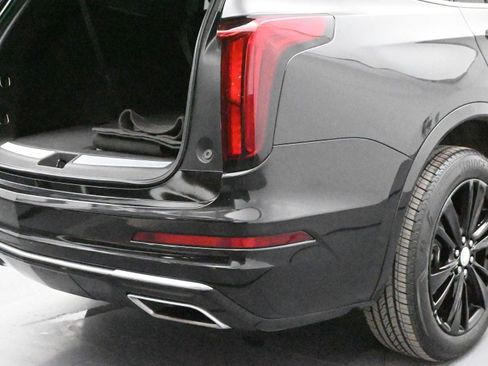 Used 2020 Cadillac XT6 Premium Luxury image 12