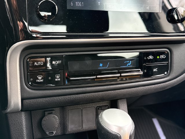 Used 2019 Toyota Corolla LE FWD image 30