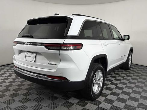 Used 2023 Jeep Grand Cherokee Laredo RWD image 6