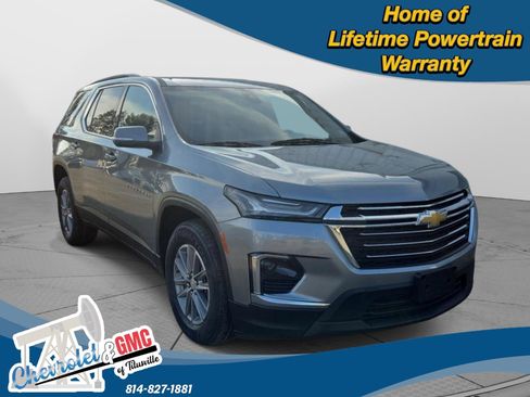 Used 2023 Chevrolet Traverse LT image 1