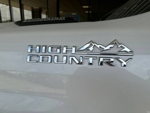 Used 2023 Chevrolet Silverado 2500 High Country w/ Z71 Off-Road Package AWD/4WD image 26