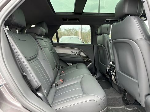 Used 2025 Land Rover Range Rover Sport SE image 14