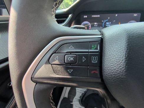 Certified 2023 Jeep Grand Cherokee Altitude AWD/4WD image 17