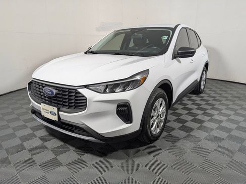 Certified 2025 Ford Escape Active FWD image 4