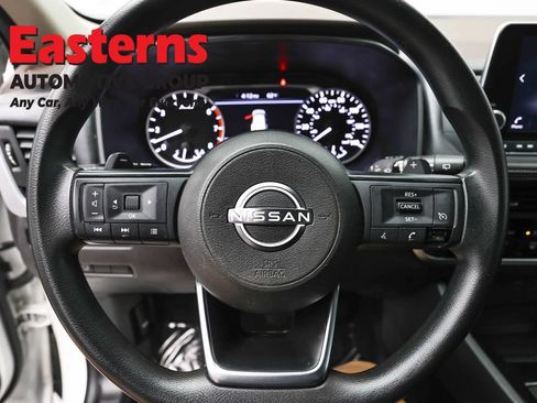 Used 2023 Nissan Rogue S AWD/4WD image 10