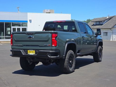 New 2026 Chevrolet Silverado 2500 ZR2 AWD/4WD image 5
