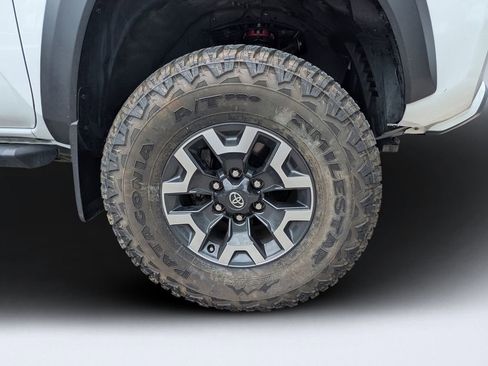 Used 2023 Toyota Tacoma TRD Off-Road AWD/4WD image 10