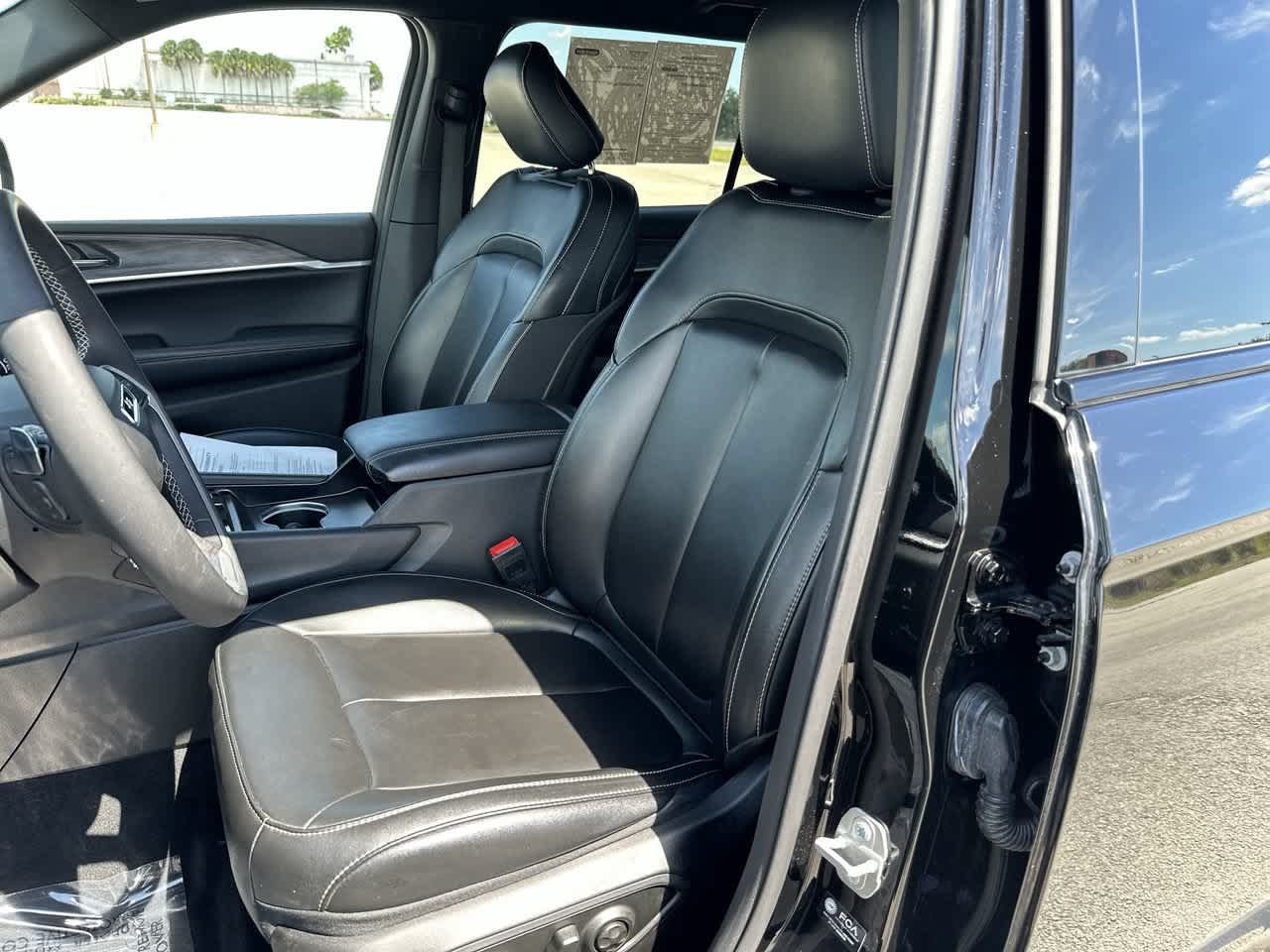 Certified 2024 Jeep Grand Cherokee L Limited w/ Trailer Tow Package AWD/4WD image 15