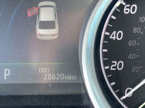 Used 2024 Toyota Camry XLE FWD image 14